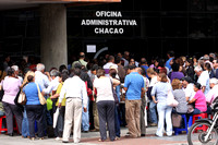 COLAS IVSS CHACAO: Caracas,26/05/10 
Una inmensa cola de pensionados se forma todas las mananas en las oficinas administrativas de  Chacao del Seguro Social en la Av Franciusco de Miranda
Caribe Foc