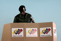 26-S Caracas, 26/09/2010.- Abren los centros de votación. Más de 17 millones de electores, están convocados para las elecciones parlamentarias que se celebran hoy. Desde tempranas horas de la mañana l