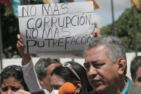 PABLO MEDINA Caracas, 15/07/2010.- Pablo Medina acodió hoy al Tribunal Supremo de Justicia (TSJ)N para denunciar por “inacción” al Poder Moral ante le caso de los alimentos descompuesto en PDVAL. Medi