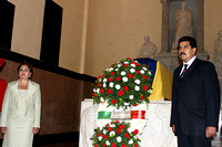 ESPINOZA MADURO: Caracas,26/08/10 
El canciller Nicolás Maduro y su homóloga mexicana, Patricia Espinosa, visitaron el Panteon Nacional donde se coloco una ofrenda floral al Libertador. Maduro y Espi