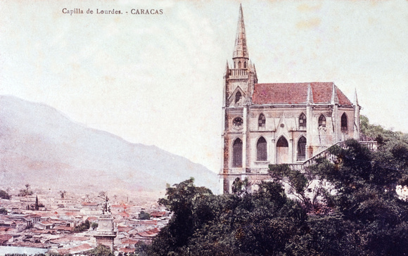 Capilla de Lourdes. Fachada