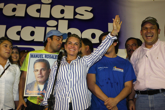 EVELING DE ROSALES: Caracas,05/12/10 
Eveling Trejo de Rosales celebra su eleccion como  alcalde de la ciudad de Maracaibo frente al comando de campana en el sector Las Mercedes de Maracaibo. En su al
