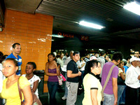 METRO COLAPSO: Caracas,12/07/10 
Usuarios del Metro de Caracas estuvieron atrapados dentro de vagones durante un par de horas ,debido a una falla eléctrica que se registró aproximadamente  a las 7:30