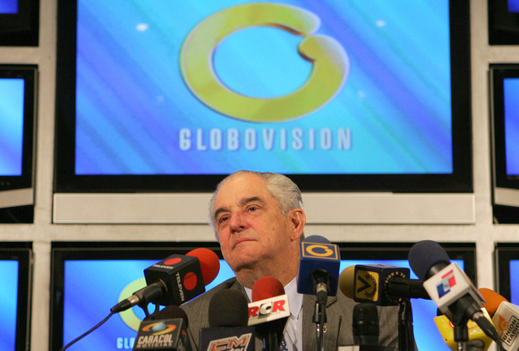ZULOAGA: Caracas,18/11/09 
En la foto de archivo Guillermo Zuloaga, Presidente del canal Globovision responde a periodistas en rueda de prensa. Zuloaga ha denunciado hoy que ha sido retenido en el ae
