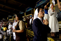 ORACION: Caracas,15/05/10 
El predicador oficial del Sumo Pontífice, Benedicto XVI, sacerdote franciscano Raniero Cantalamessa oficio en los espacios del estadio de beisbol de la Universidad Central