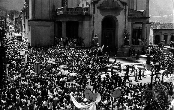 Protesta contra Nixon en Caracas