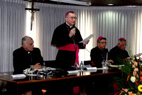 CONFERENCIA EPISCOPAL: Caracas,31/03/04 La Conferencia Episcopal  se reunio para emitir un comunicado donde  defiende al Cardenal Urosa Savino de las acusaciones hechas por el Presidente Hugo Chavez