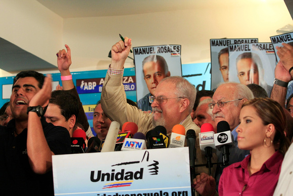26S MUD CELEBRACION: Caracas,27/09/10 
Miembros  y Candidatos de la Mesa de Unidad Democratica,opositora al presidente Hugo Chavez, celebran luego de los primeros resultados,de las elecciones legislat