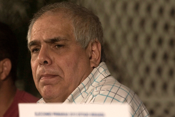 ENRIQUE MENDOZA Caracas 06/04/10.- El ex gobernador del estado Miranda, Enrique Mendoza, propuso hoy, en una rueda de prensa, se realicen las elecciones  primarias para el 2 o 23 mayo, si los miembros