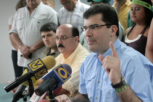 COPEI Caracas 21/03/2010.- El presidente del partido COPEI, Luis Ignacio Planas, declaró hoy, en una rueda prensa, que la unidad, con vistas a las elecciones parlamentarias de septiembre próximo, es l