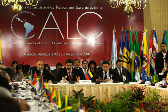 CUMBRE CANCILLERES: Caracas,03/07/10 
El ministro de Relaciones Exteriores  de Venezuela, Nicolás Maduro,  da el discurso de bienvenida a sus colegas cancilleres durante la Cumbre de Ministros de Rel