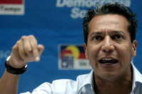 WILLIAM OJEDA Caracas, 14/07/2010.- vicepresidente de asuntos sociales del partido Un Nuevo Tiempo (UNT) denunció hoy “la campaña que pretende hacer el Gobierno” con el objetivo de desviar la atención