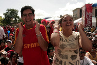 ESPAÑA CAMPEONA MUNDIAL Caracas, 11/07/2010.- Miles de seguidores de las selecciones españolas  y holandesa de fútbol abarrotaron la plaza Alfredo Sadel, y buena parte de la Av. Principal, de Las Merc