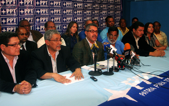 PPT FALCON: Caracas,06/03/04 
El gobernador del estado Lara, Henri Falcón,negó "de manera radical" cualquier encuentro o alianza con la tolda roja. El PPT anunció las candidaturas de Leopoldo Puchi,