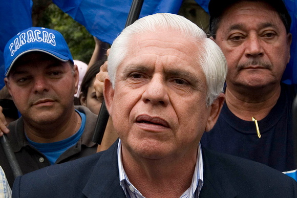 GLOBOVISIÓN – DIPUTADOS Caracas, 16/12/2010.- Un grupo de diputados electos,  que conformaran El Bloque Parlamentario De Oposición, en la próxima Asamblea Nacional, acudieron hoy a la sede de Globovis