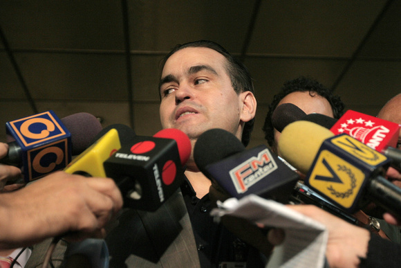 CESNA Caracas, 15/07/2010.- Carlos Correa, director de Espacio Público, acudió hoy al Tribunal Supremo de Justicia (TSJ), acompañado por representantes del Colegio Nacional de Periodistas (CNP) y del