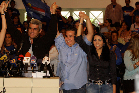 UNT CANDIDATOS UNIDAD: Caracas,07/09/10 
En un acto convocado por el partido Un Nuevo Tiempo, donde el alcalde de Baruta Gerardo Blyde juramento a un grupo de voluntarios para las elecciones paralmen